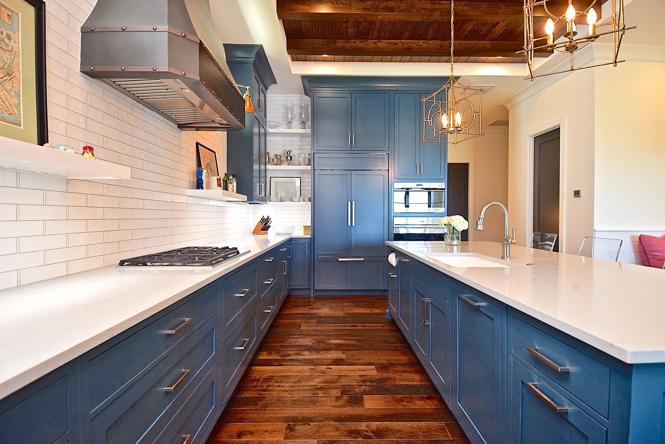 shaker kitchen in blue painted finish