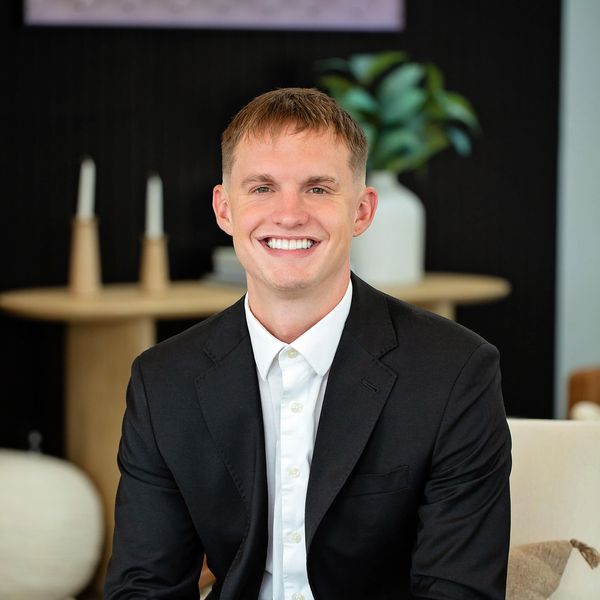 Seth Pippett | Real Estate Professional

Born and raised in Des Moines, high school in Ankeny and hi