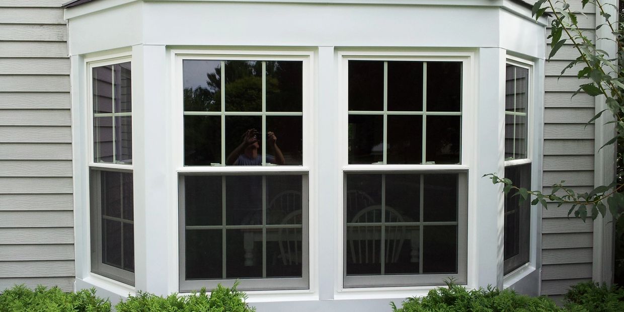 Vinyl replacement windows installer