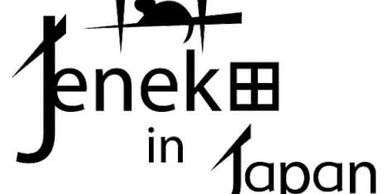 Jeneko in Japan sells Japanese videogames, anime merchandise and Japan exclusive kitkat flavors.