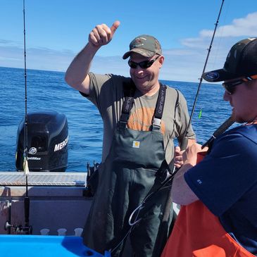 tuna fishing with a charter fishing guide from coos bay oregon on the oregon coast.