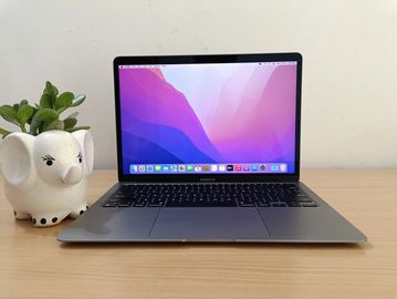 Refurbished MacBook Air A2337 with 16GB RAM, 512GB SSD