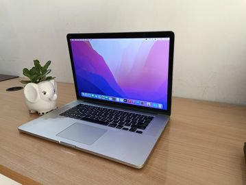 REfurbished Apple MacBook Pro 2015 model
