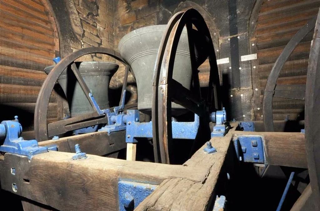 We invite anyone who has the slightest curiosity about the mysteries of bell ringing to come and tal