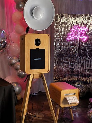 DLSR LUXURY PHOTO BOOTH SOUTH WALES AND SWANSEA