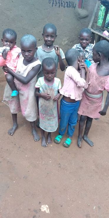 Feeding Children in Uganda - Missionary COGIC Outreach