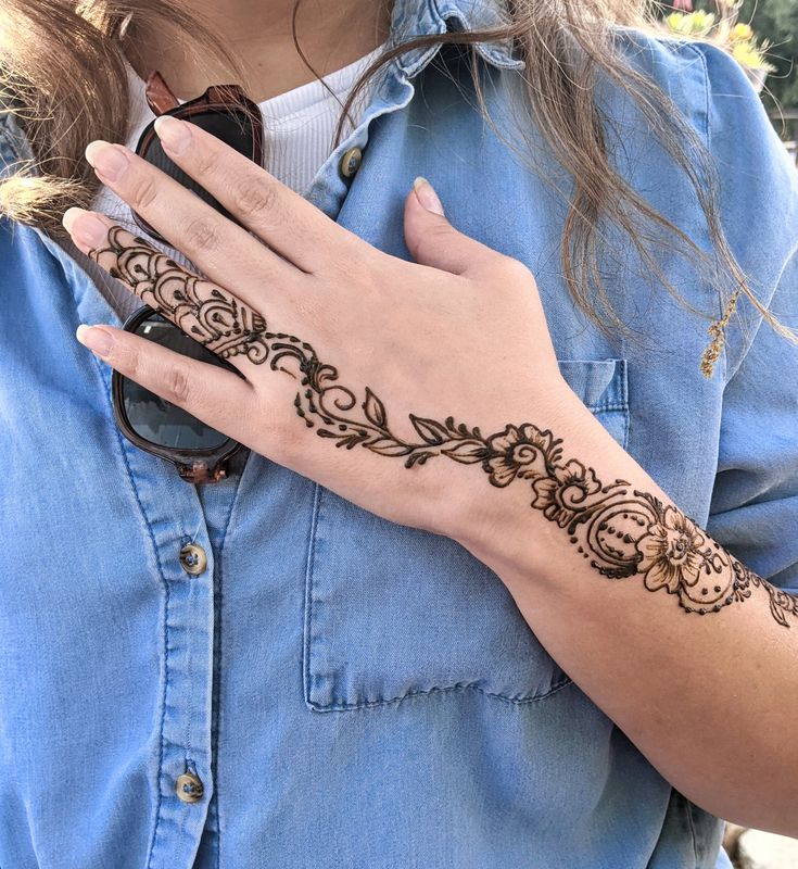 12 Henna Tattoos