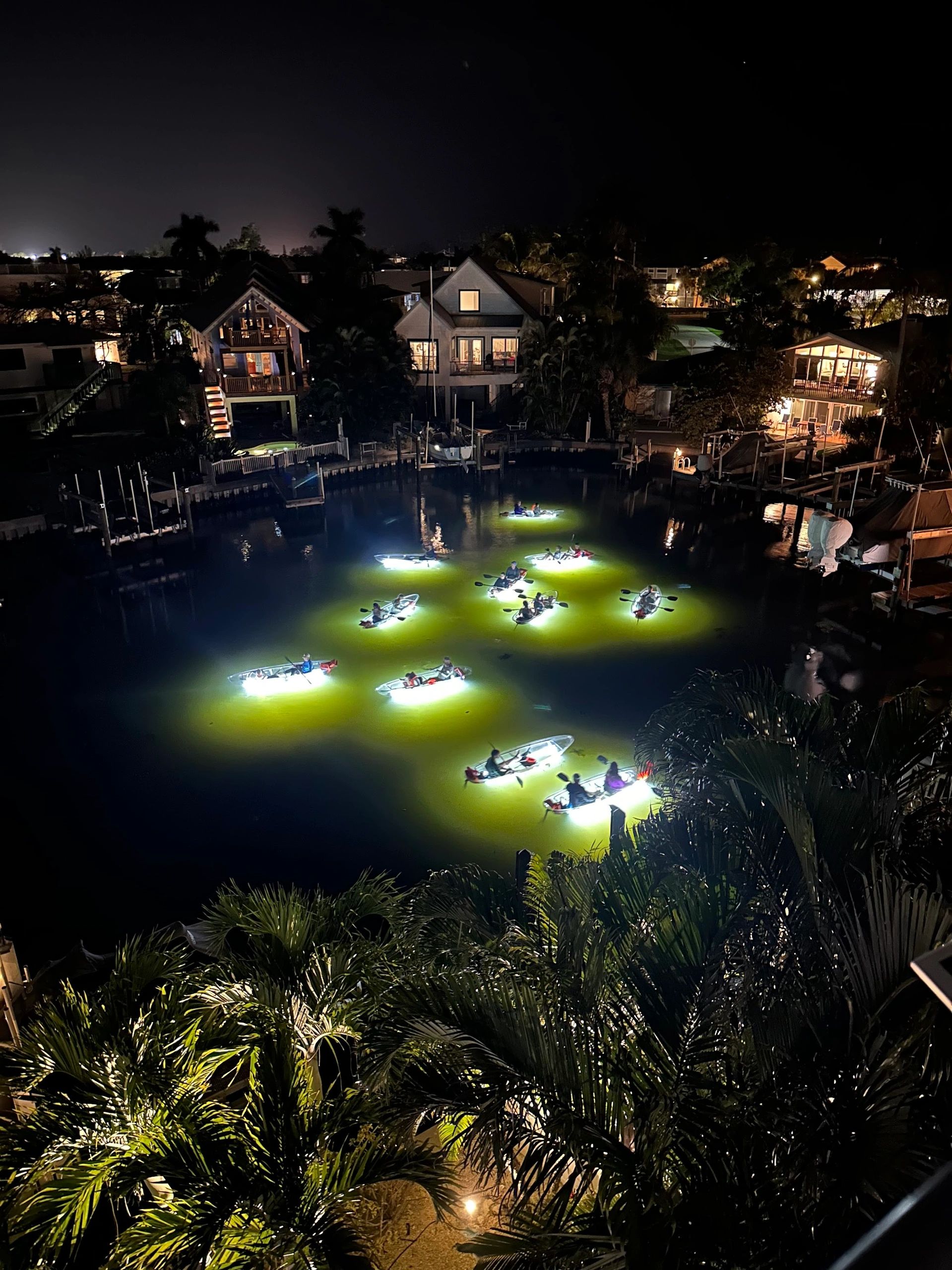 //img1.wsimg.com/isteam/ip/8f32708a-8d15-47b5-a38c-b3bacffa90ce/Venice%20florida%20Clear%20Kayak%20Glass%20Bott-1a0b00f.jpeg/:/rs=w:1300,h:800