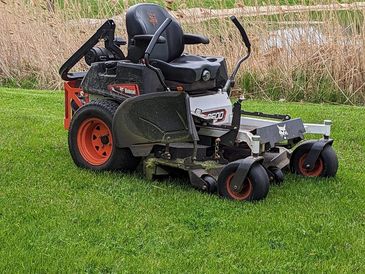 lawn mowing service in mchenry, woodstock 