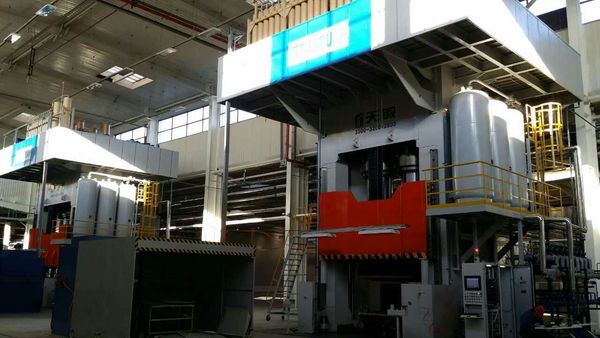 LFTD composite hydraulic press