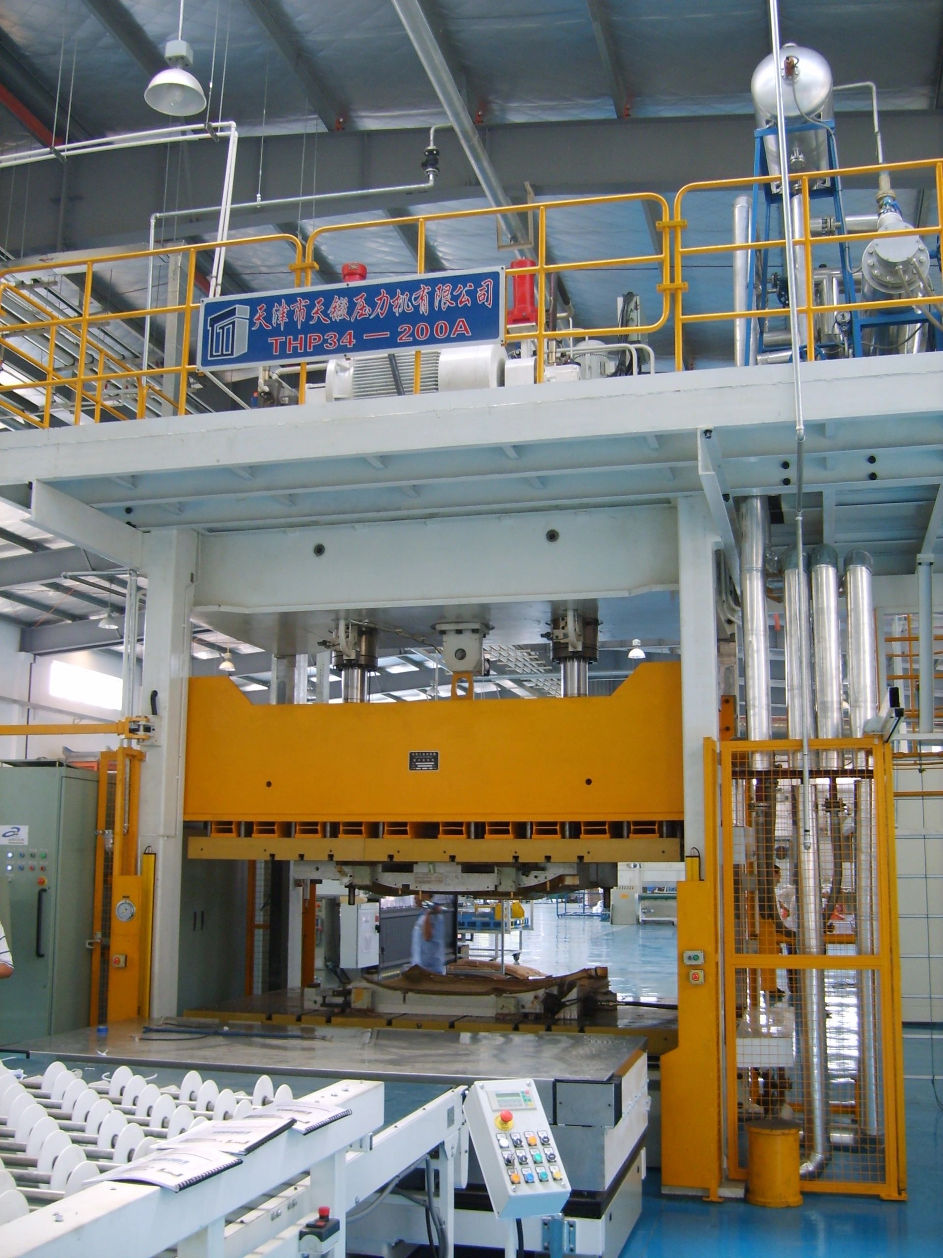 200 Ton Hydraulic Press Production Line for car interior upholstery and roof