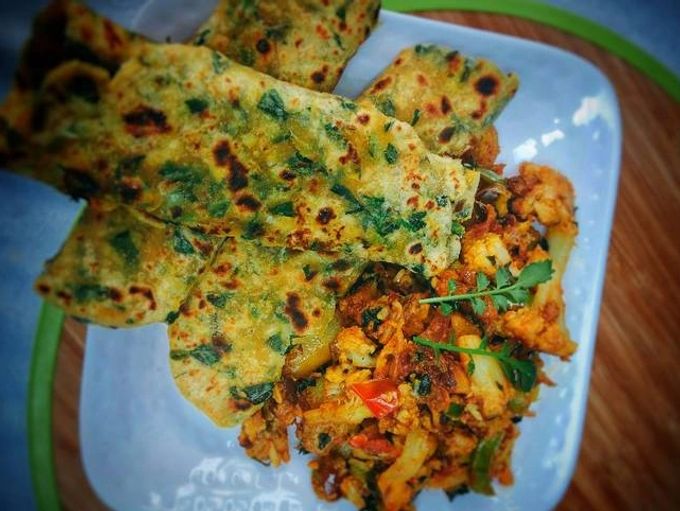 Gobhi Rajwadi with Methi Roti