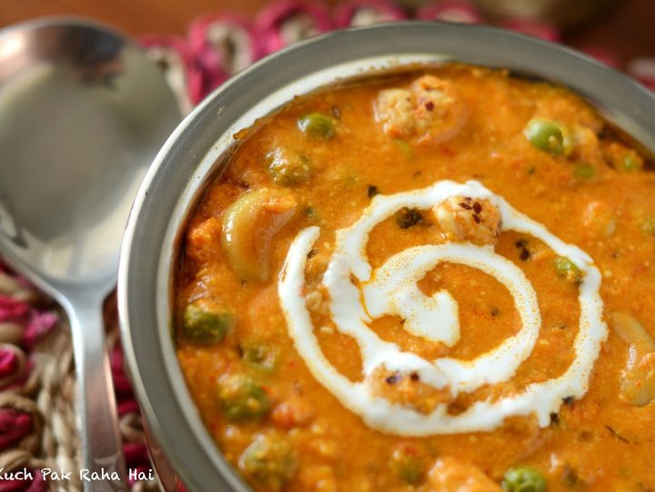Kaju Khoya Matar Curry