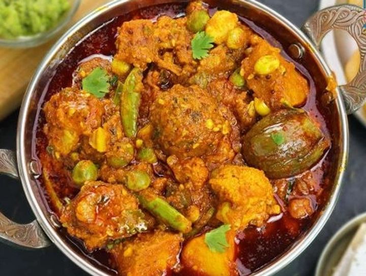 Kathiyadi Undhiyu