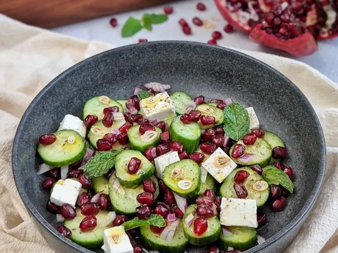 Salad-e Khiar-o Anar