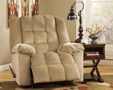 Ashley 81103 Recliner / Call for pricing.