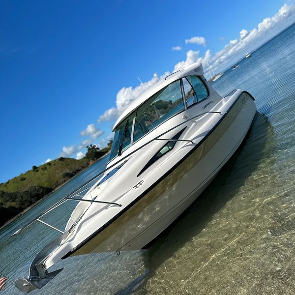 Fishing charter guided trip from Auckland.  I come with you, and here we stopped for lunch.