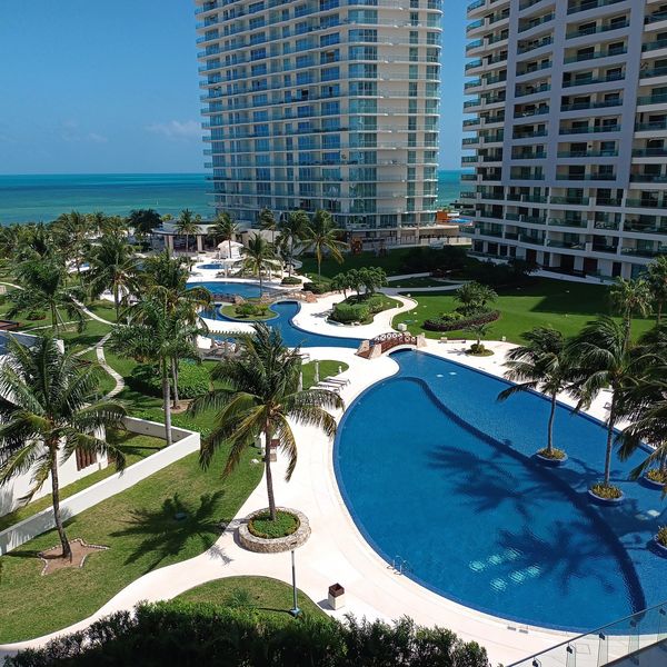 SLS CANCUN TOWEWR, Puerto Cancún.