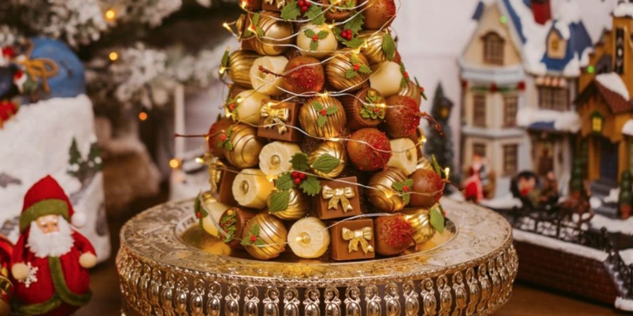 Arvore de bombons montada com cone de isopor