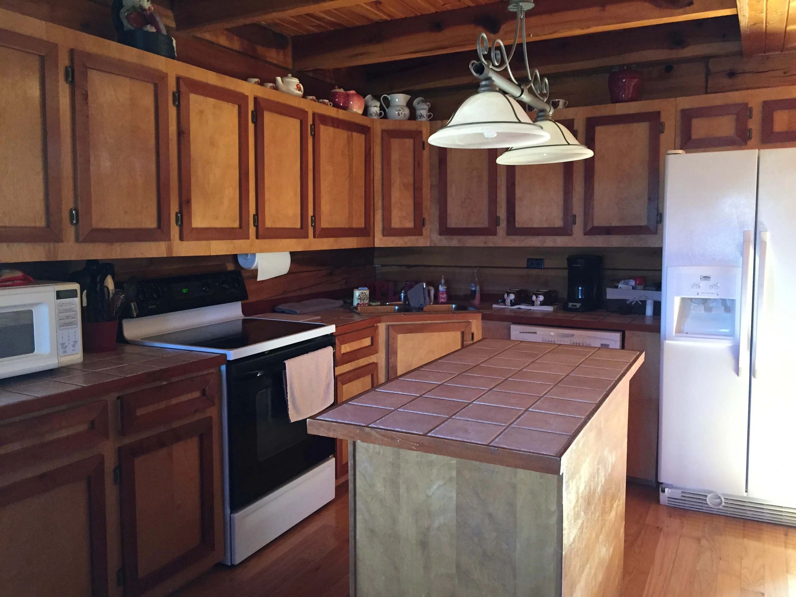 Hilltop Hideaway Log Cabin Resort — photo 19 of 43