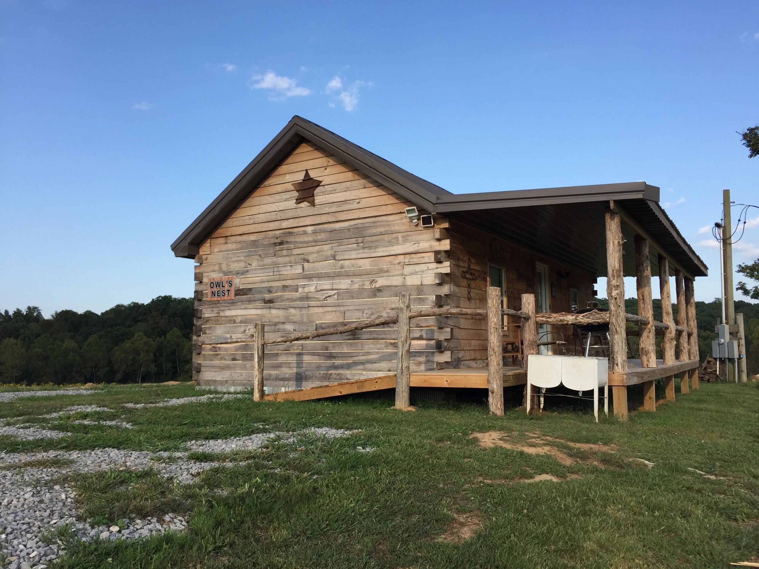 Hilltop Hideaway Log Cabin Resort — photo 25 of 43