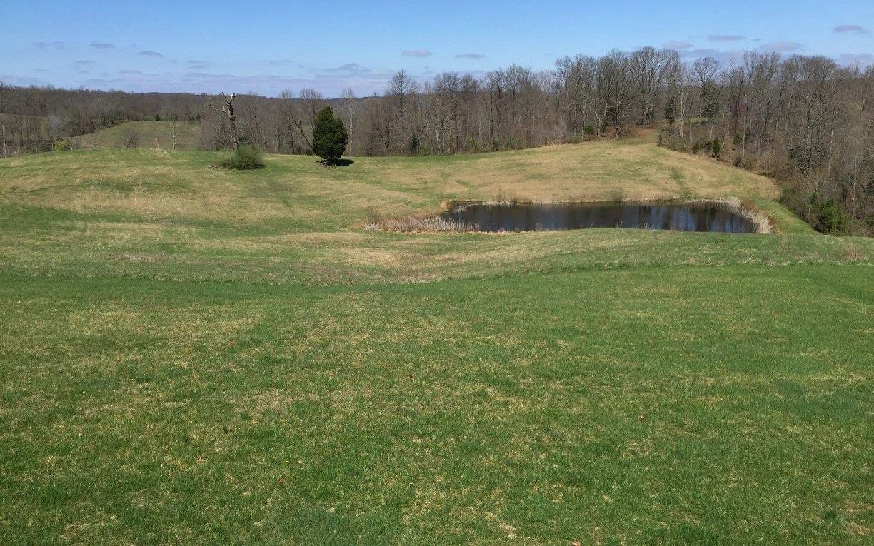Hilltop Hideaway Log Cabin Resort — photo 27 of 43