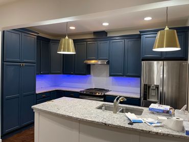 Paint ok kitchen cabinets in Issaquah.
