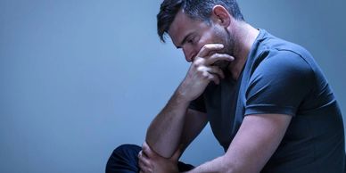 Отсутствие радости, постоянная усталость. Чувство выгорания или апатии без явной причины. 