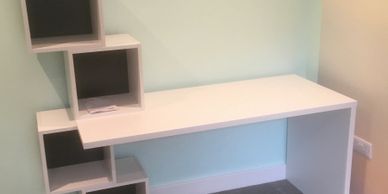 Desk assembly, office furniture 