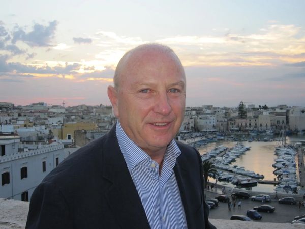 Alan Featherby
CEO