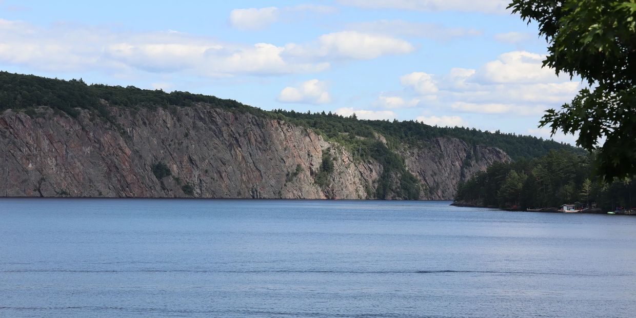 Images of Mazinaw Rock, Ontario
Shelley Leach ©