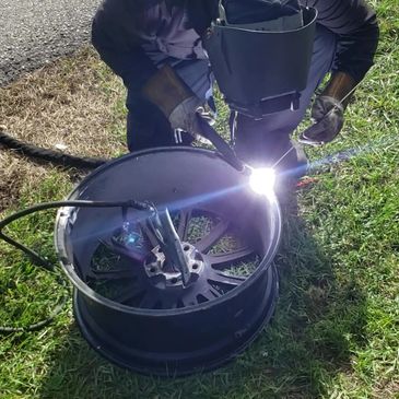 On-site rim repair—precision welding restoring strength and performance