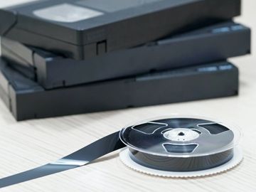 video transfer digitize VHS tape movie film  super 8 digitalize 