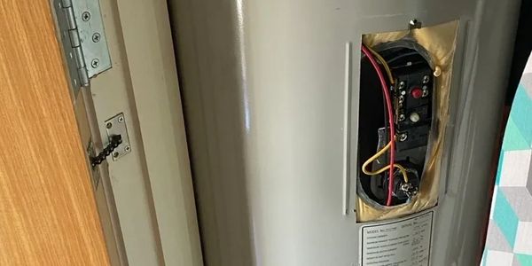 Immersion heater thermostat diagnostic on unvented hot water cylinder