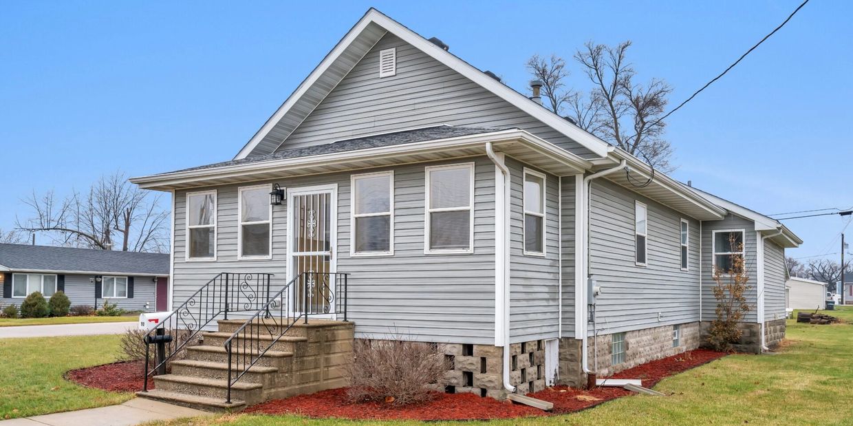 90 W Elm St, Coal City IL 60416