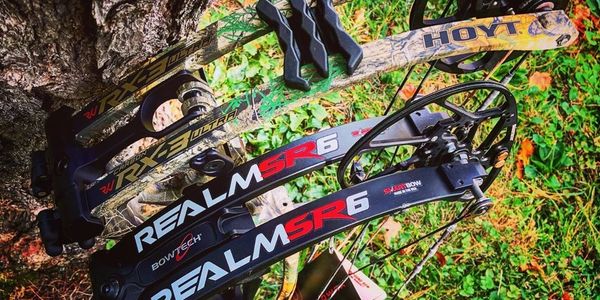 Hoyt RX-3 Ultra compound bow and Bowtech Realm SR6