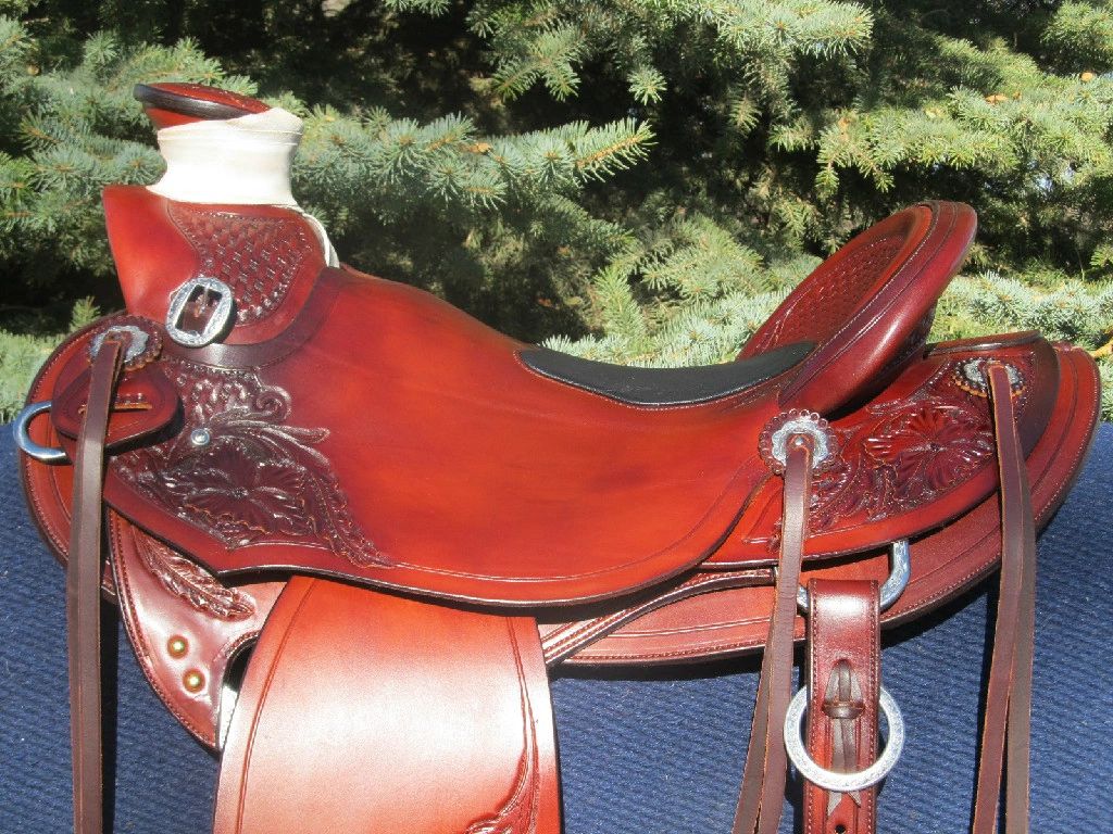 Mule saddles
