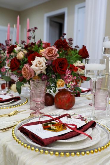 Beautiful Fall Table Decor for Holiday parties, Thanksgiving or Christmas Dinner Table Settings