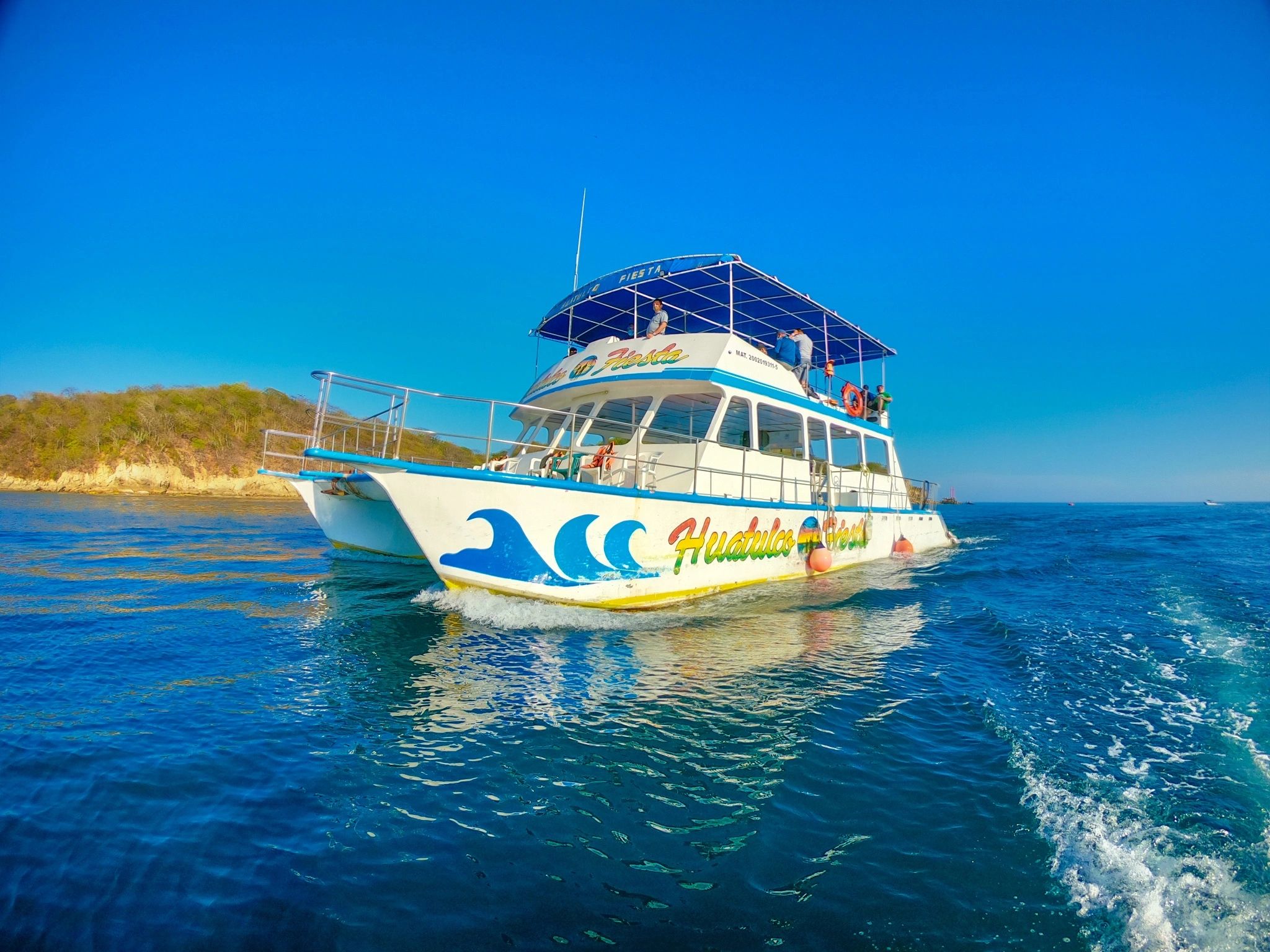 huatulco fiesta catamaranes