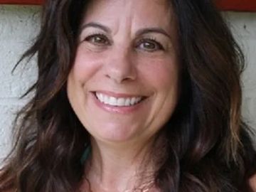 Photo of Carrie Fesler with American Securities Mortgage
