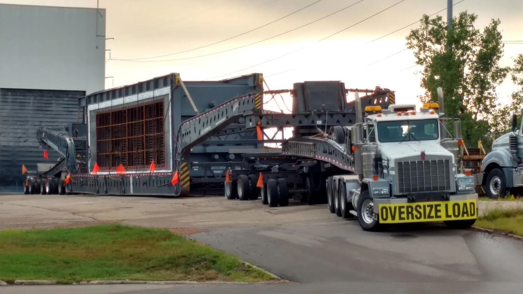 Heavy Haul Trucking coordinated by Straight 8 Logistics, Super Loads, Heavy Haul North Dakota