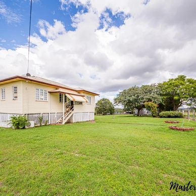  SOLD  -FARM
44 Ashton St Murgon 4605
60 acres of rich farm land 
3 bed home |2 bath 

