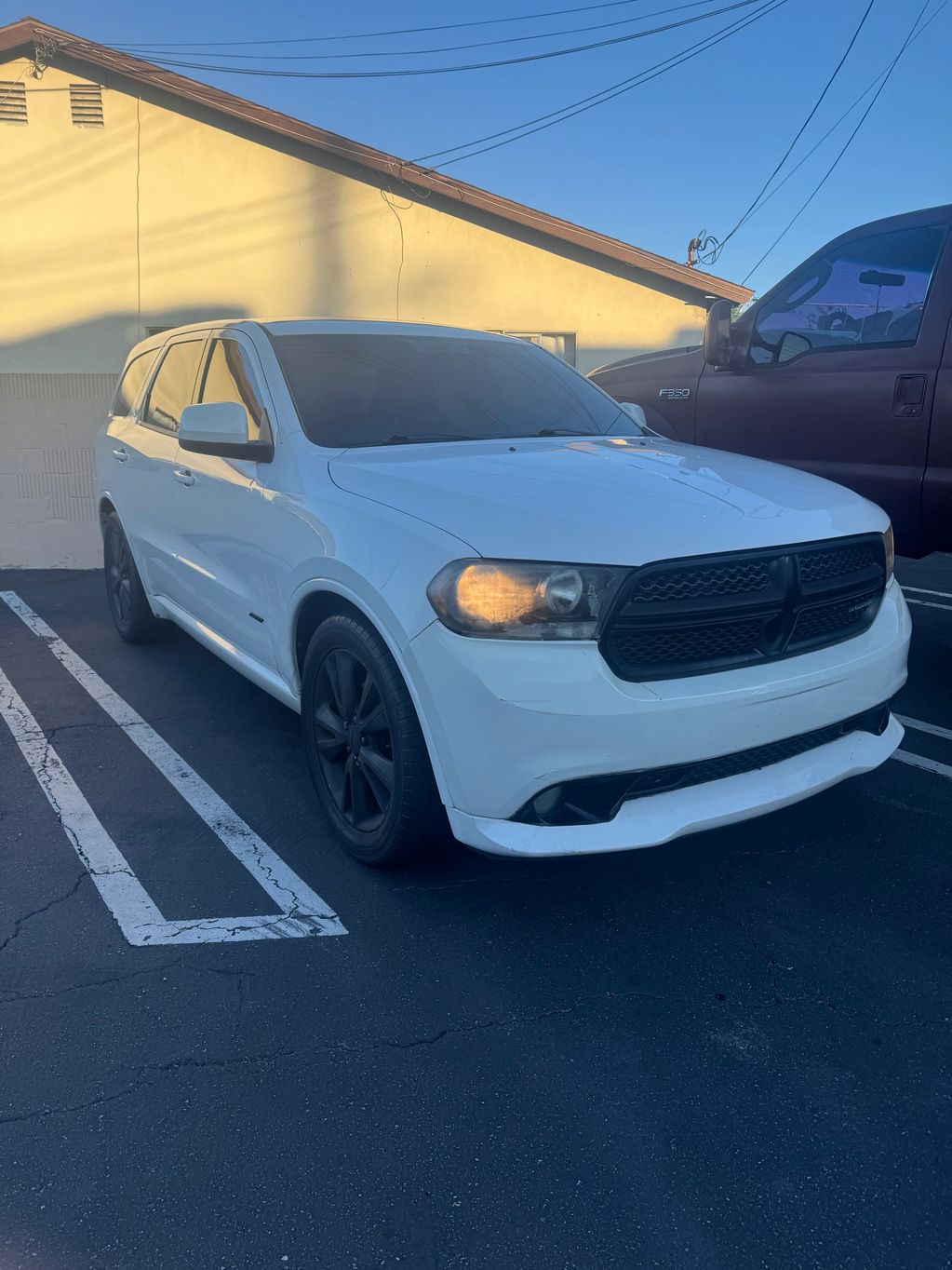 2011 DURANGO 4D 2WD HEAT 

CLEAN TITLE 

MILEAGE-129,272

ENGINE 6 CYCLINDERS

WHITE/BLACK
