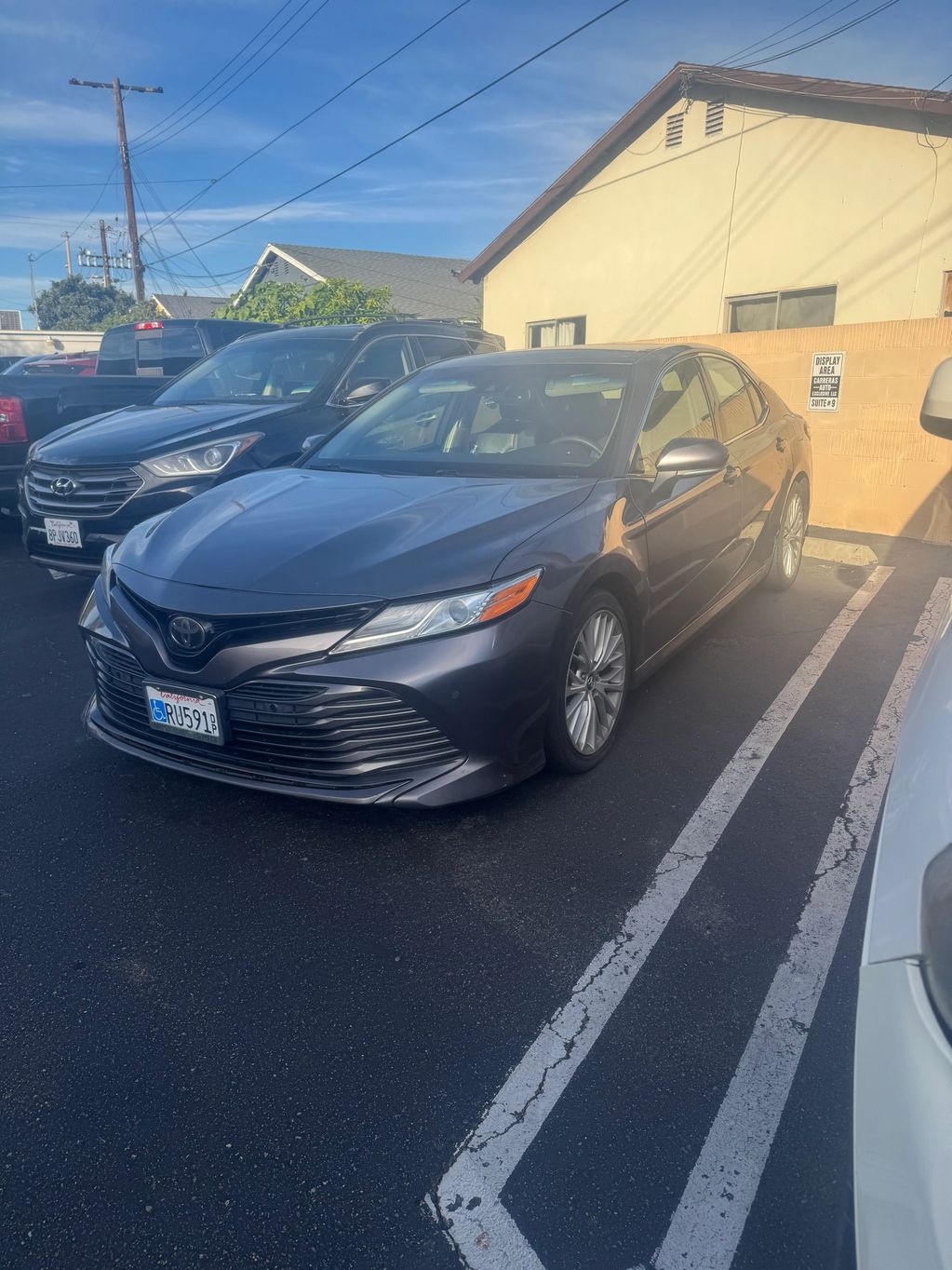2018 Toyota Camry XLE

Clean Title

Mileage: 4T1B11HK3JU086945

GRAY/GRAY

ENGINE: 4 CYLINDERS 