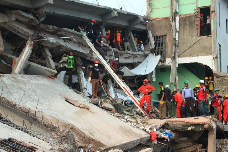 Rana plaza building collapse By Sharat Chowdhury Rana plaza building collapse By Sharat Chowdhury