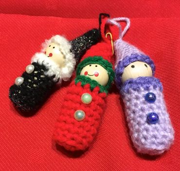 crochet critters; crochet ornaments; crochet gnome ornaments