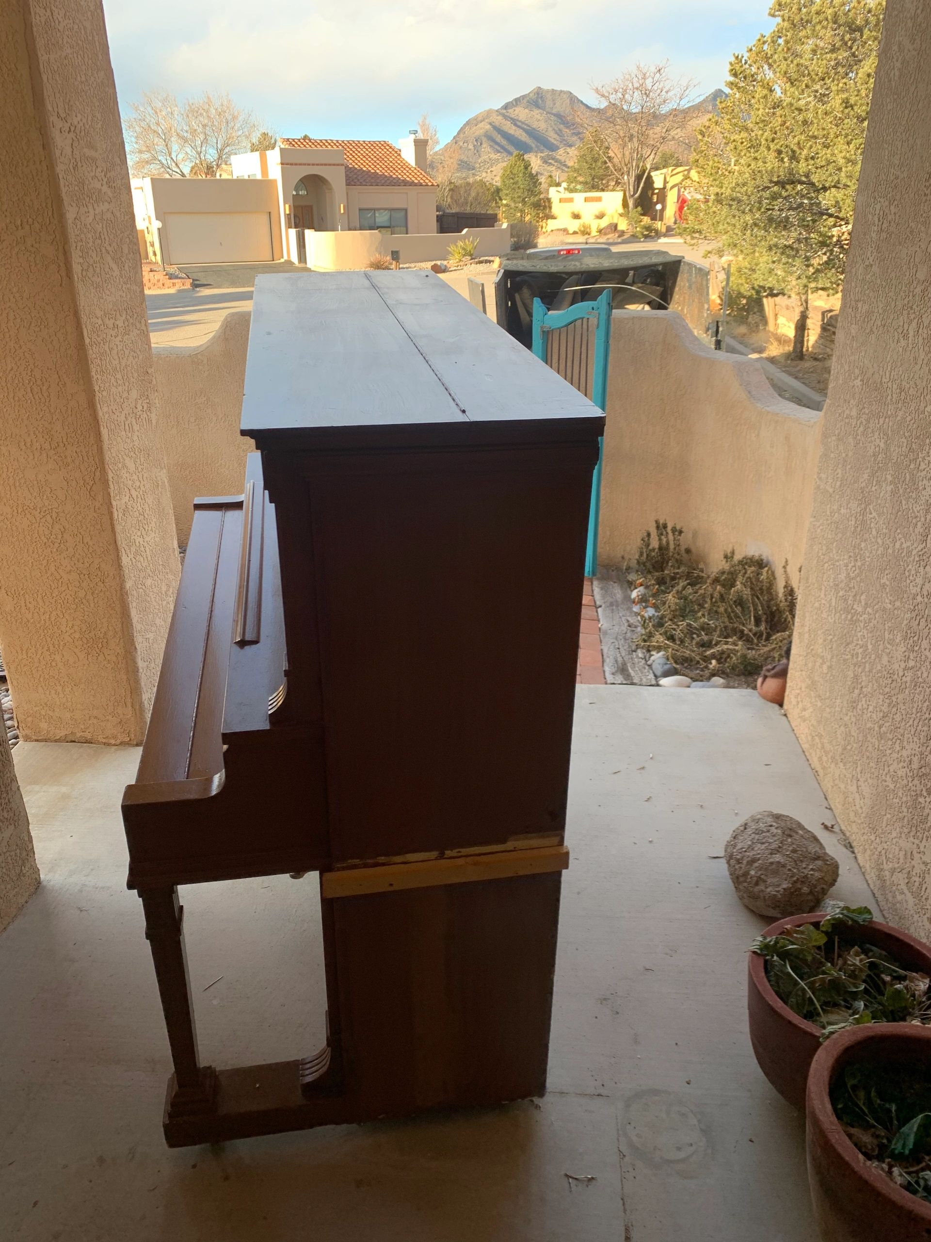 Piano Removal Albuquerque, Piano Removal Rio Rancho, Junk Piano, Piano Pick Up, Piano Hauling, Junk