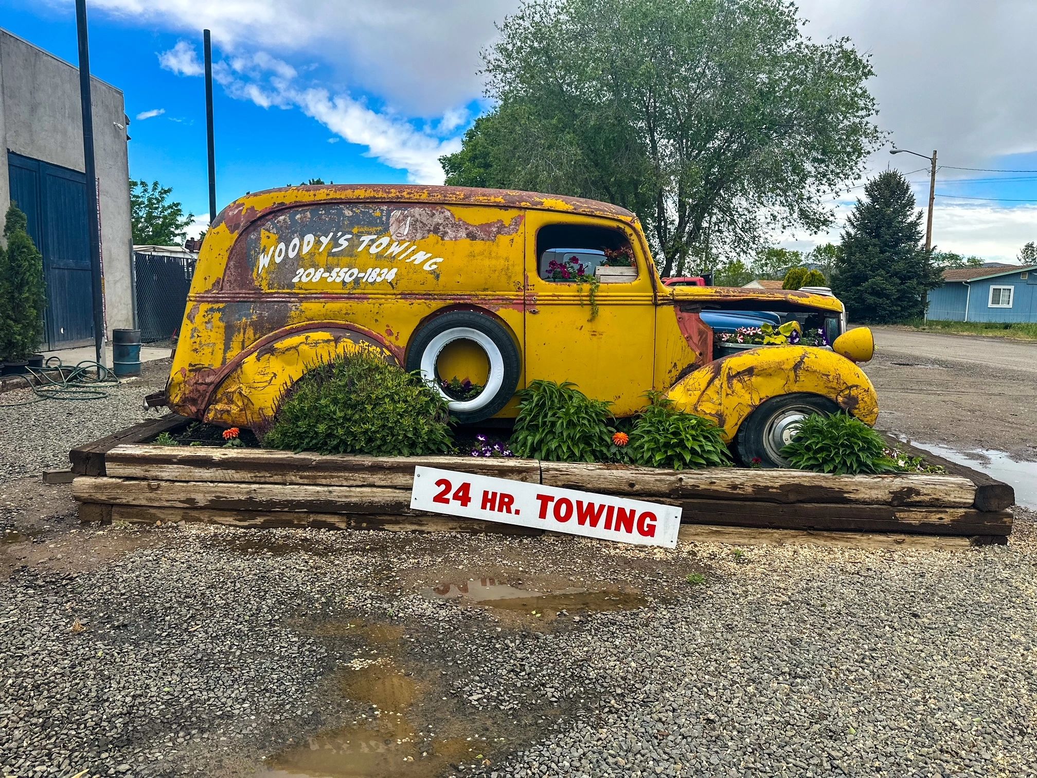 Woody's Towing and Recovery logo