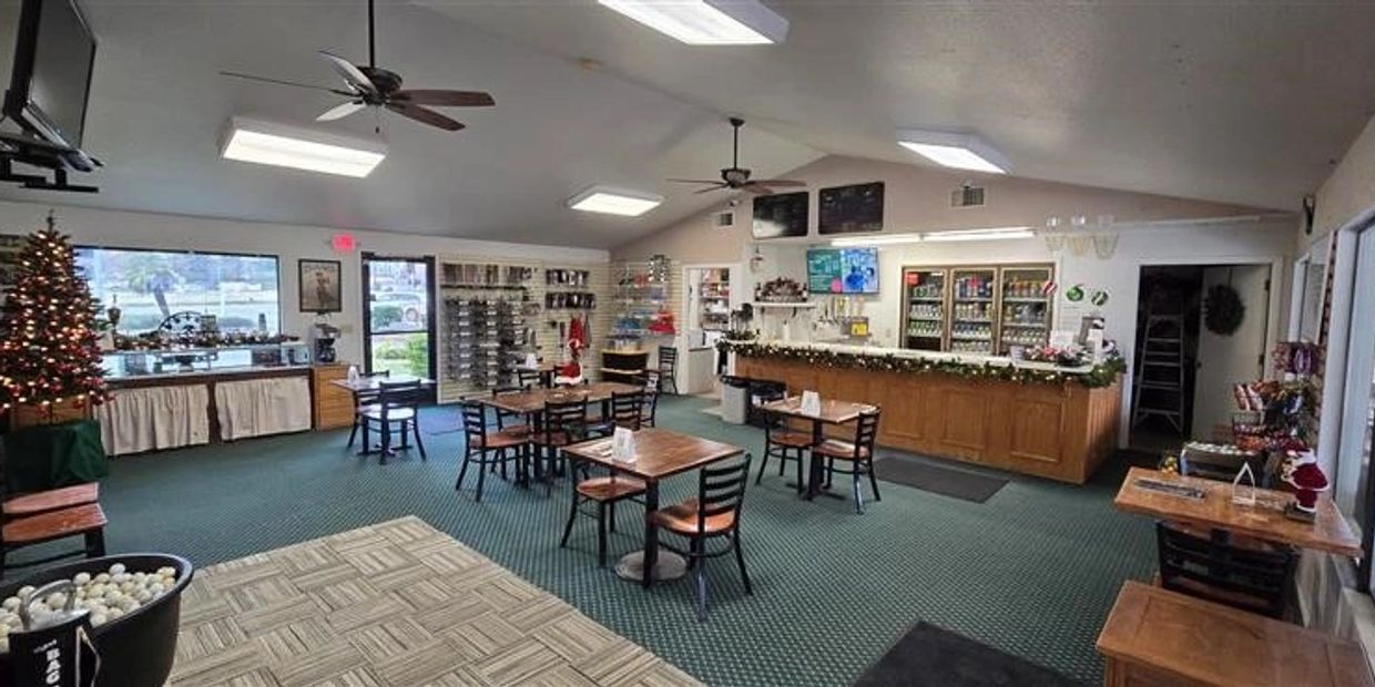 Lake Redding Golf Course Clubhouse