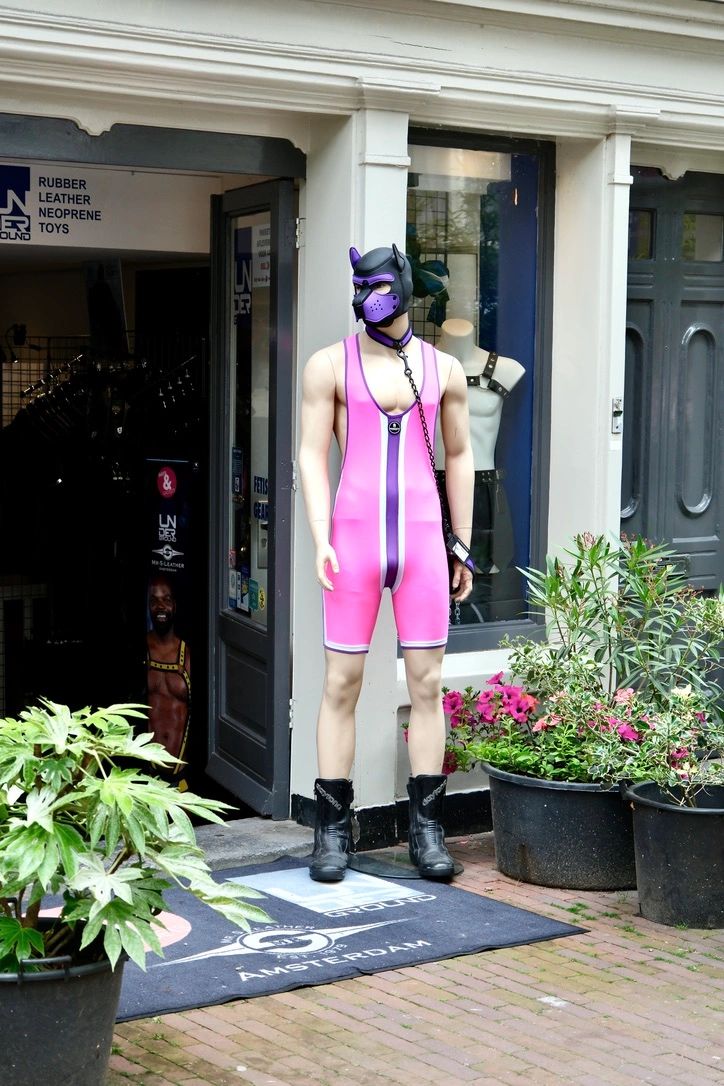 Mannequin wearing odd outfit.